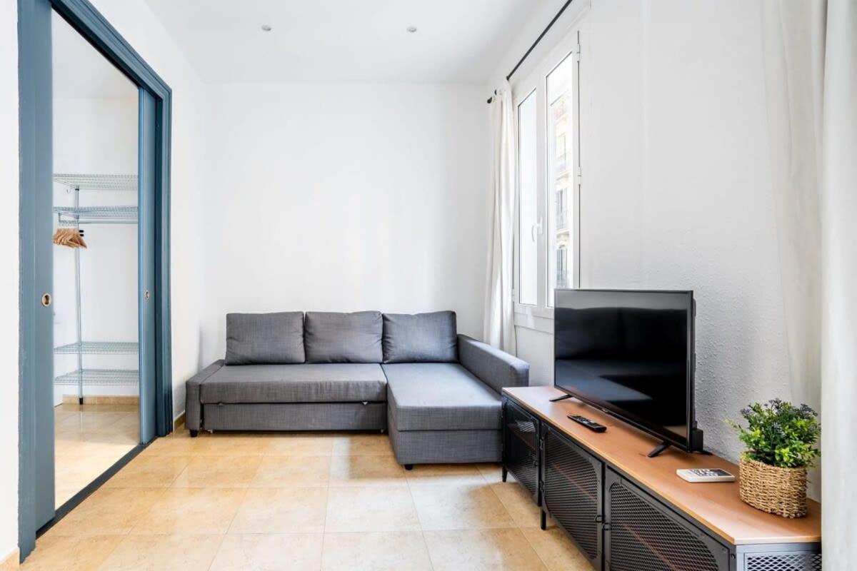 Private Terrace Attico 3bd In Gran De Gracia Barcellona
