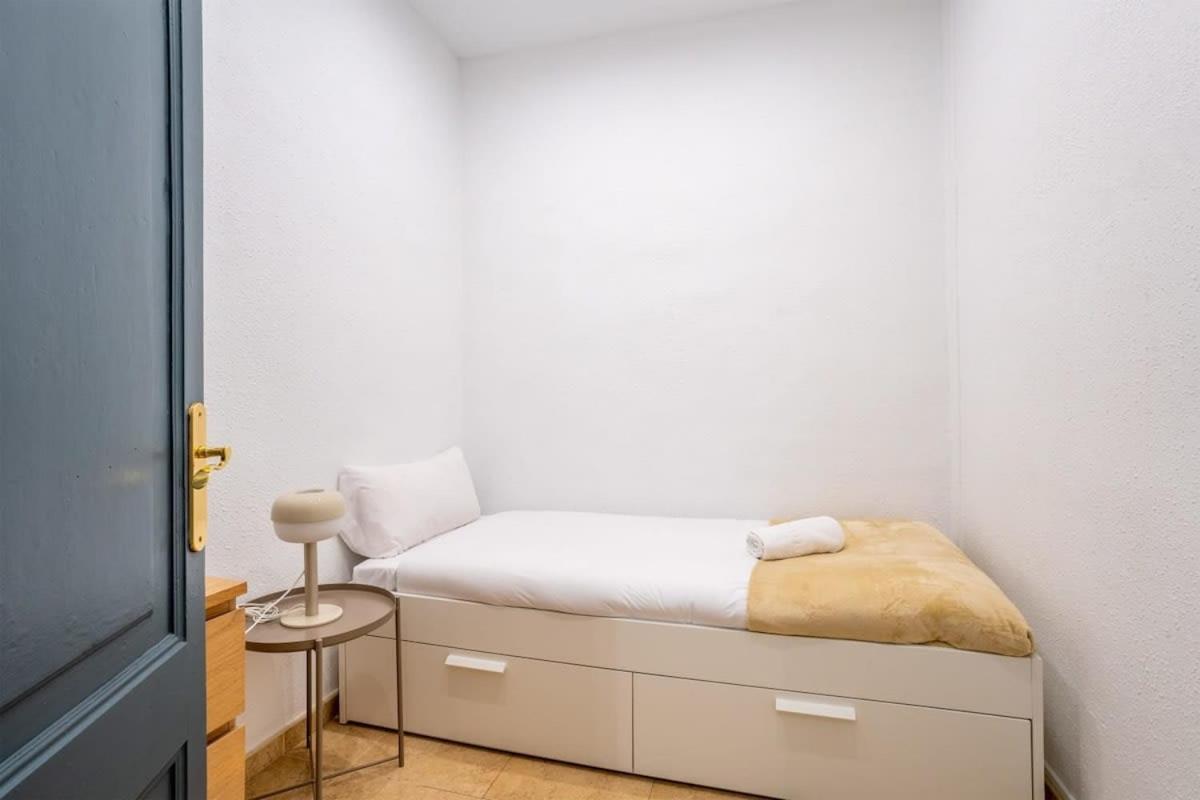 Private Terrace Attico 3bd In Gran De Gracia Barcellona
