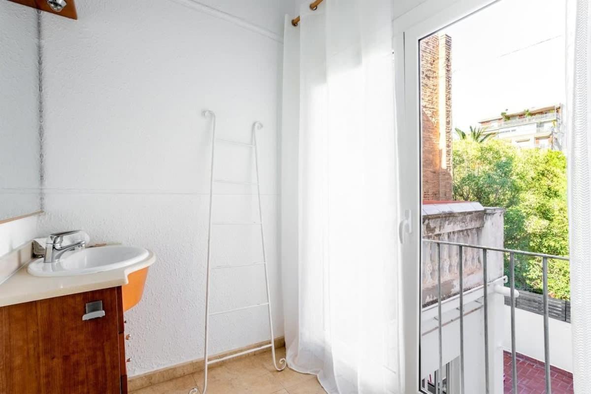 Private Terrace Attico 3bd In Gran De Gracia Barcellona